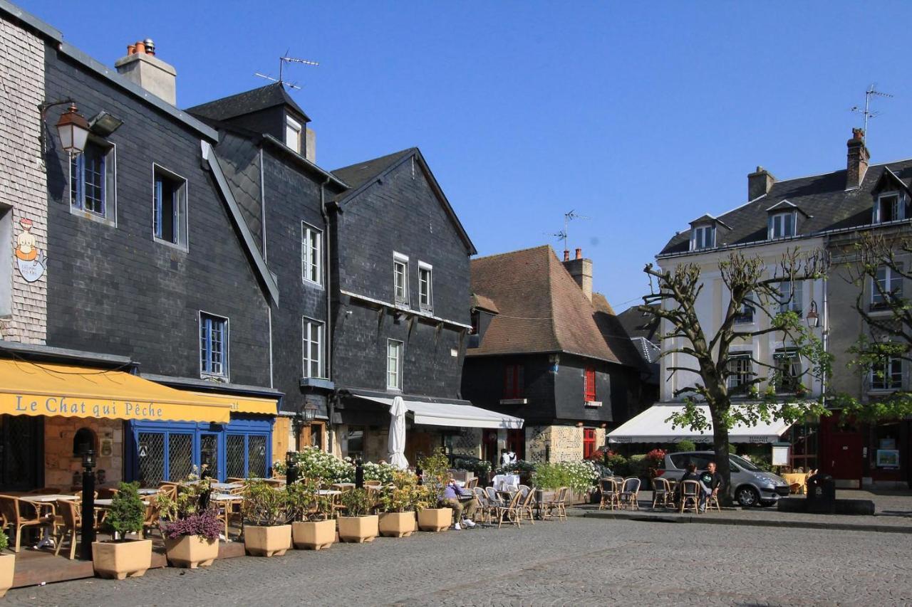 Le Patio / Les Suites Romantiques Du Grenier A Sel Honfleur Exterior foto